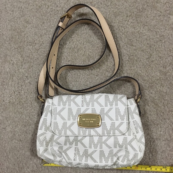 Michael Kors Handbags - Michael Kors Mini Purse